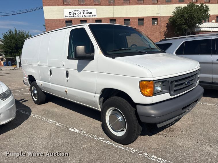 image for item FB8775 2006 Ford E250 van