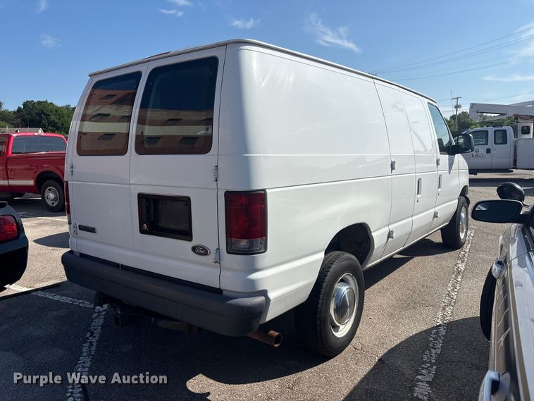 image for item FB8775 2006 Ford E250 van
