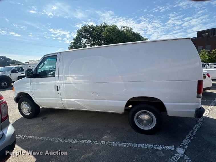 image for item FB8775 2006 Ford E250 van