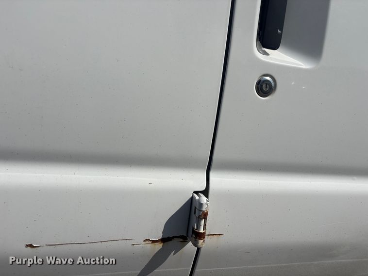 image for item FB8775 2006 Ford E250 van