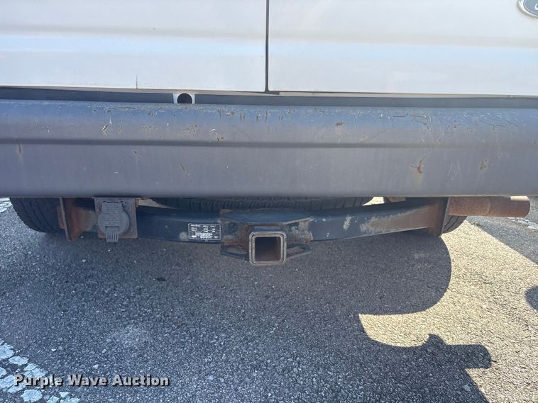 image for item FB8775 2006 Ford E250 van