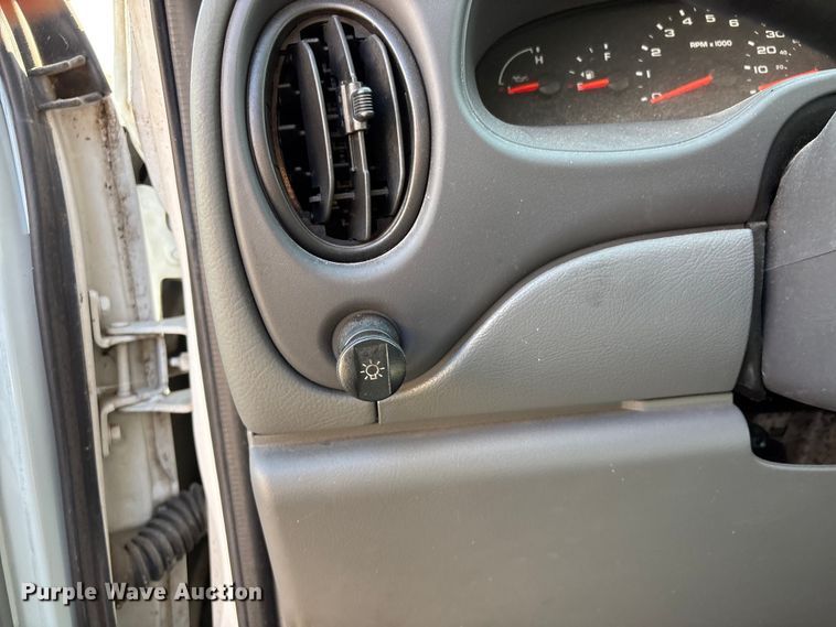 image for item FB8775 2006 Ford E250 van