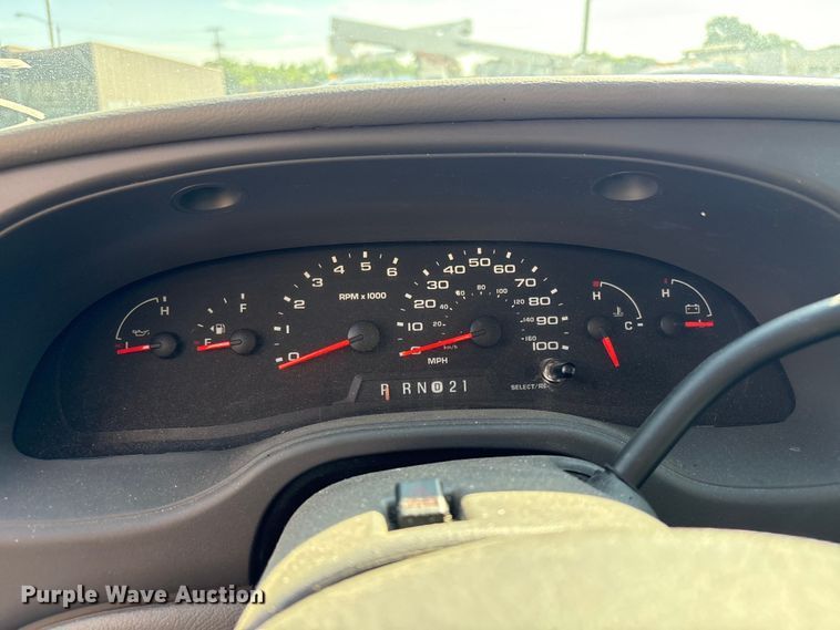 image for item FB8775 2006 Ford E250 van