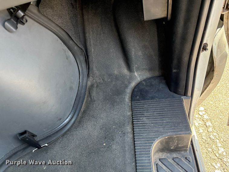 image for item FB8775 2006 Ford E250 van
