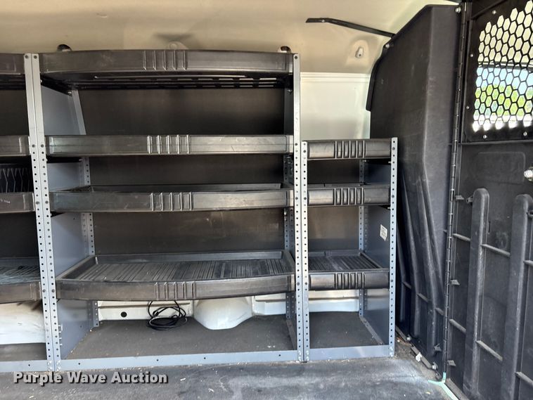 image for item FB8775 2006 Ford E250 van