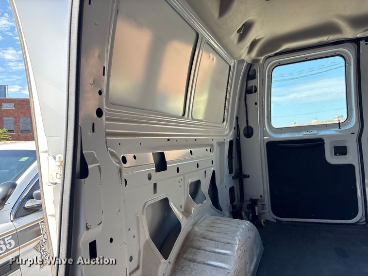 image for item FB8775 2006 Ford E250 van