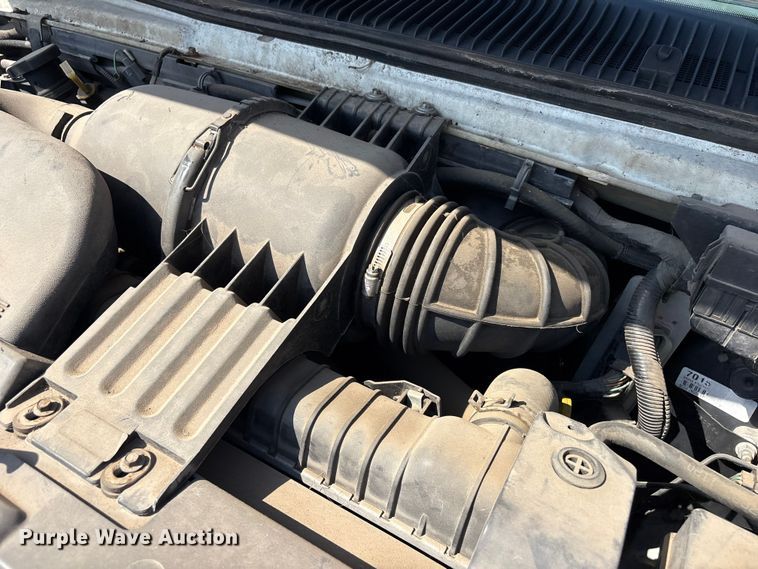 image for item FB8775 2006 Ford E250 van