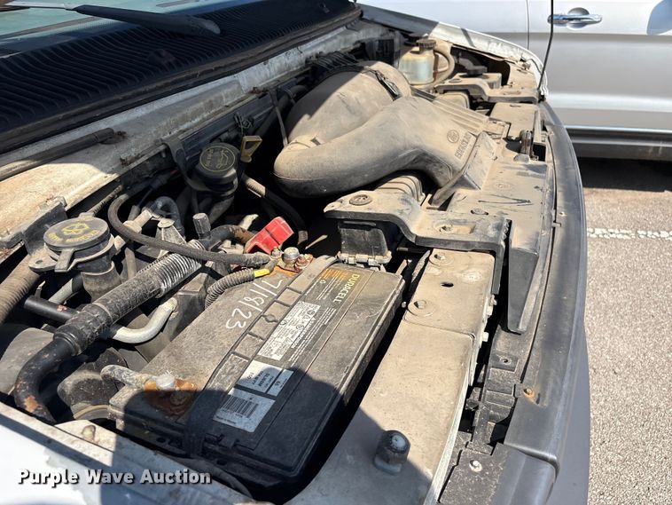 image for item FB8775 2006 Ford E250 van