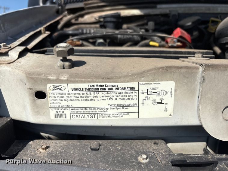 image for item FB8775 2006 Ford E250 van
