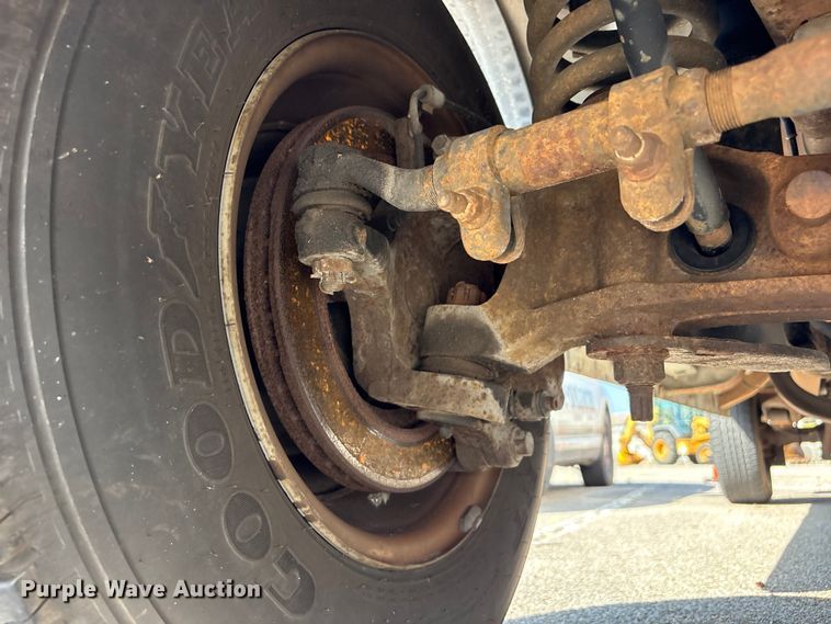 image for item FB8775 2006 Ford E250 van