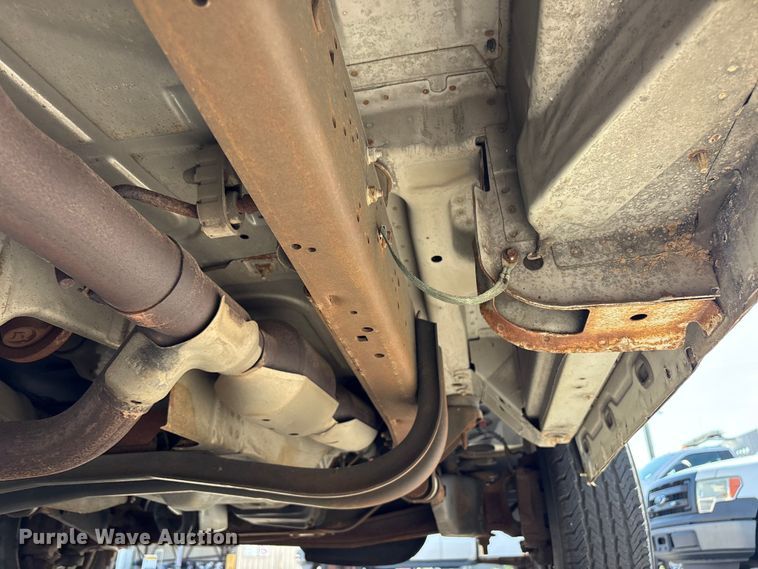 image for item FB8775 2006 Ford E250 van