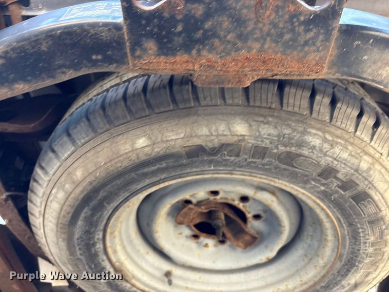 image for item FB8775 2006 Ford E250 van