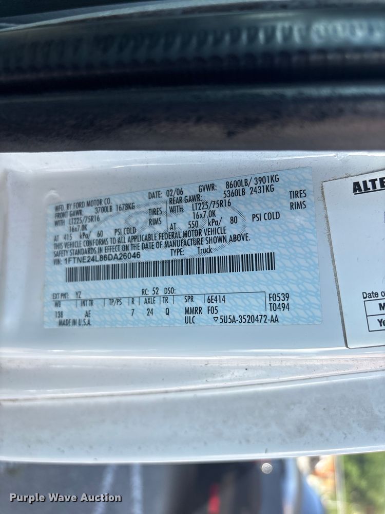 image for item FB8775 2006 Ford E250 van