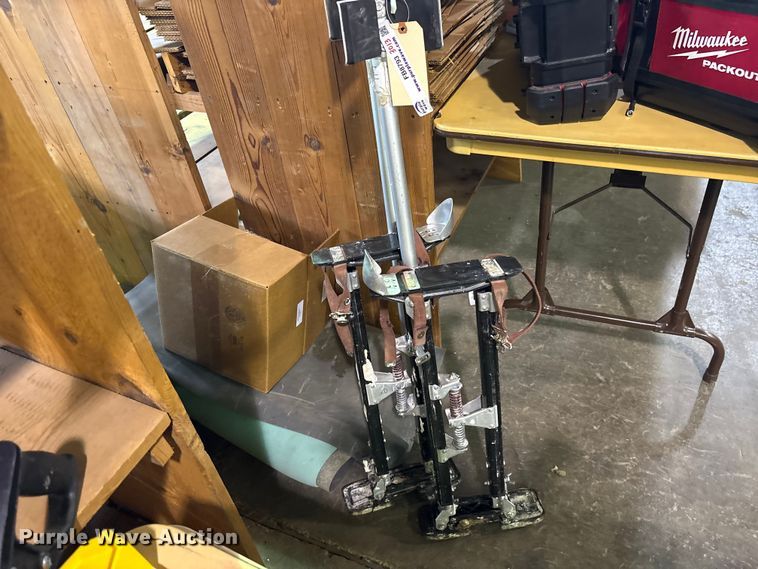 image for item FB8793 Renegade drywall stilts