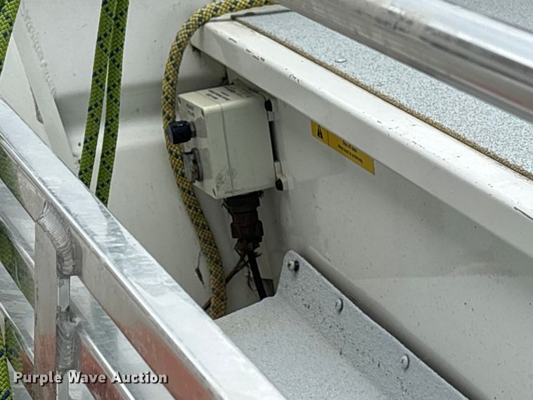 image for item FB8794 2005 Triton Rescue One 1600 boat