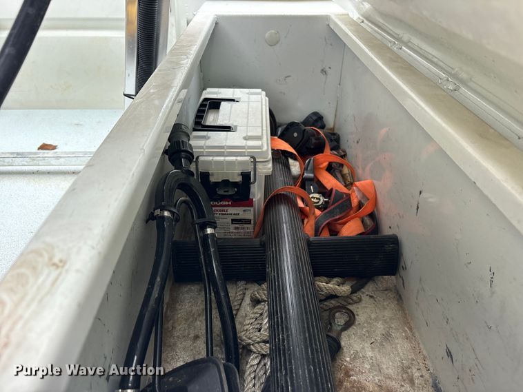 image for item FB8794 2005 Triton Rescue One 1600 boat