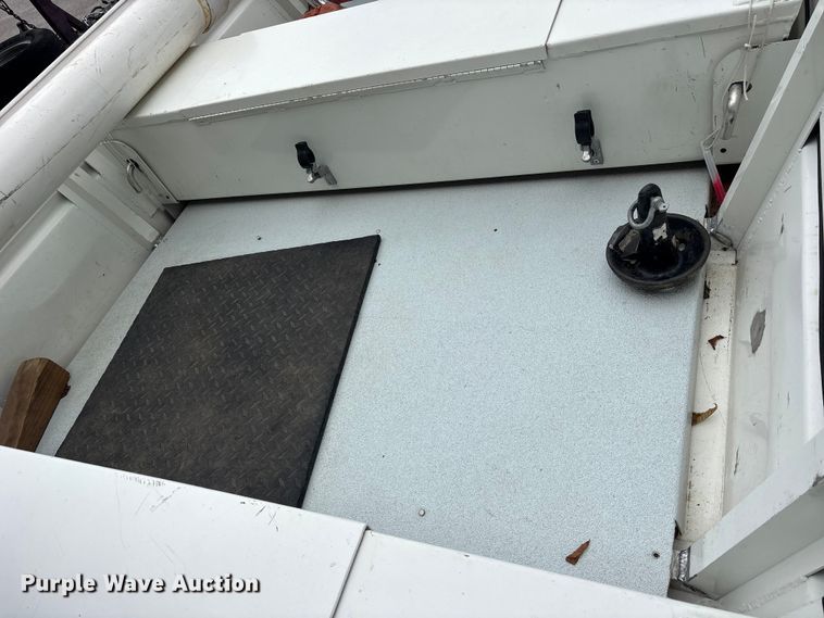 image for item FB8794 2005 Triton Rescue One 1600 boat