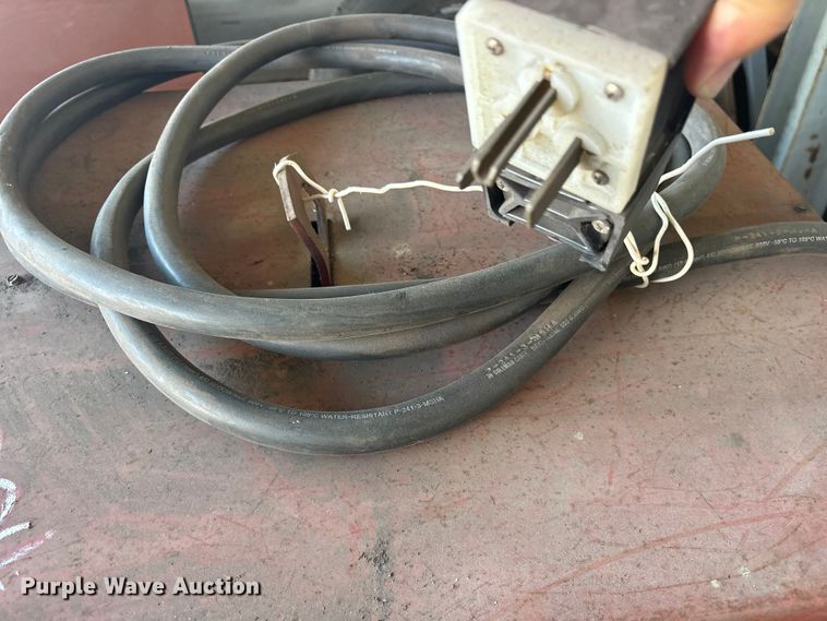 image for item FB8798 Lincoln R3S-250 welder