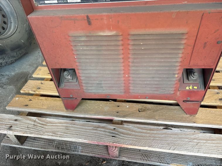 image for item FB8798 Lincoln R3S-250 welder