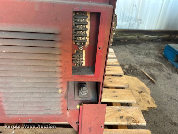 image for item FB8798 Lincoln R3S-250 welder