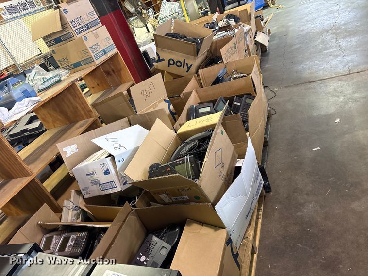 image for item FB8804 Telephones