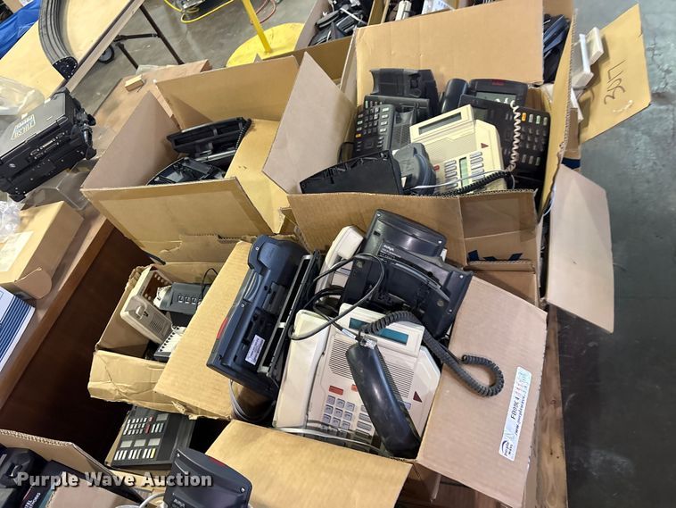 image for item FB8804 Telephones