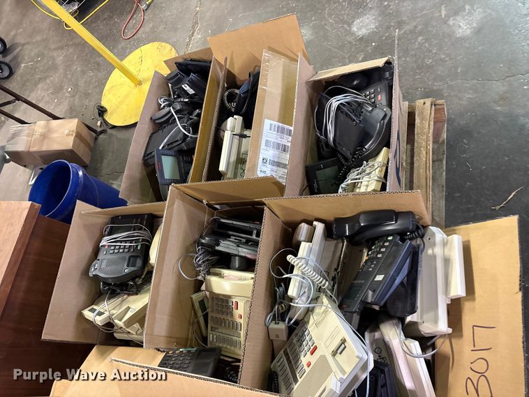 image for item FB8804 Telephones