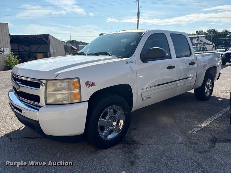image for item FB8808 2010 Chevrolet Silverado Hybrid Crew Cab pickup truck