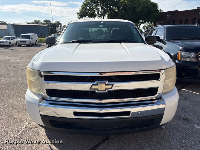 image for item FB8808 2010 Chevrolet Silverado Hybrid Crew Cab pickup truck