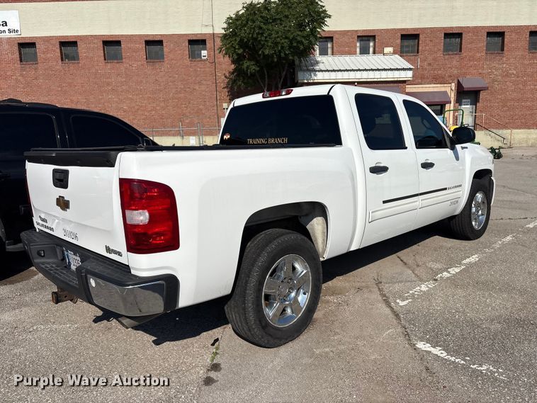 image for item FB8808 2010 Chevrolet Silverado Hybrid Crew Cab pickup truck