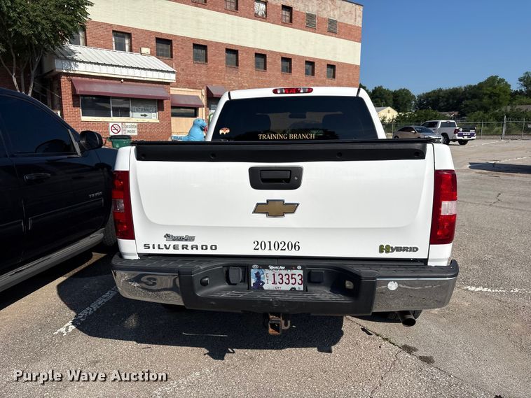 image for item FB8808 2010 Chevrolet Silverado Hybrid Crew Cab pickup truck