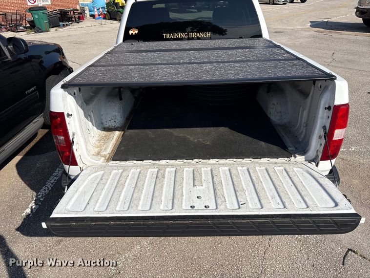 image for item FB8808 2010 Chevrolet Silverado Hybrid Crew Cab pickup truck