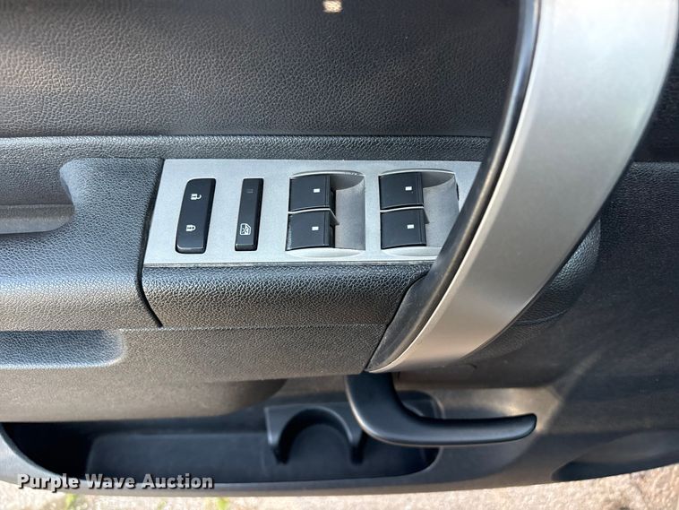 image for item FB8808 2010 Chevrolet Silverado Hybrid Crew Cab pickup truck