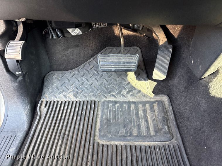 image for item FB8808 2010 Chevrolet Silverado Hybrid Crew Cab pickup truck