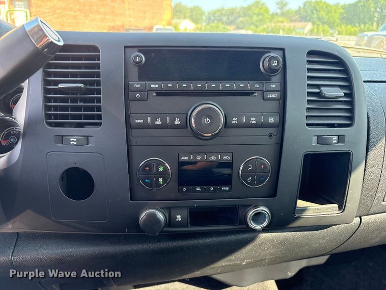 image for item FB8808 2010 Chevrolet Silverado Hybrid Crew Cab pickup truck