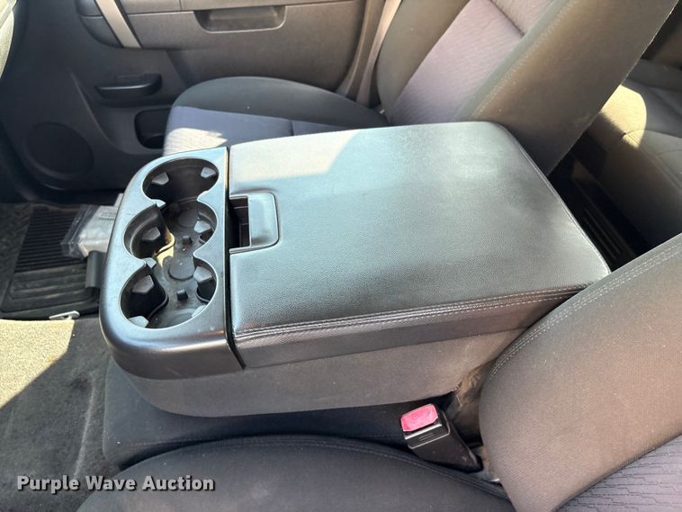 image for item FB8808 2010 Chevrolet Silverado Hybrid Crew Cab pickup truck