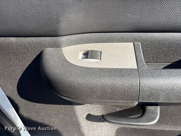image for item FB8808 2010 Chevrolet Silverado Hybrid Crew Cab pickup truck