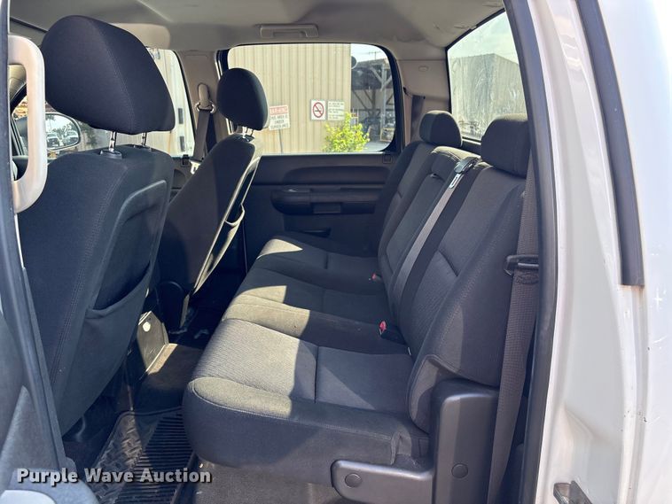 image for item FB8808 2010 Chevrolet Silverado Hybrid Crew Cab pickup truck