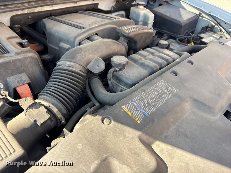 image for item FB8808 2010 Chevrolet Silverado Hybrid Crew Cab pickup truck