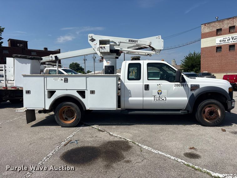 image for item FB8809 2009 Ford F550 bucket truck