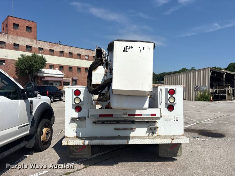 image for item FB8809 2009 Ford F550 bucket truck
