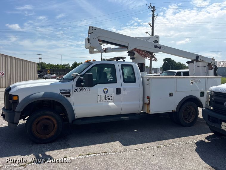 image for item FB8809 2009 Ford F550 bucket truck
