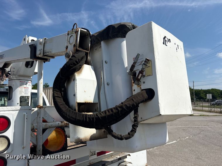 image for item FB8809 2009 Ford F550 bucket truck