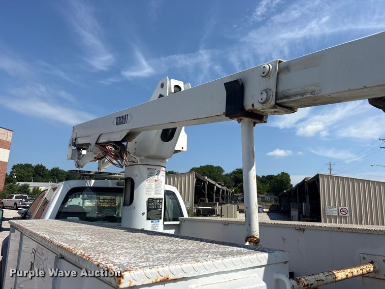 image for item FB8809 2009 Ford F550 bucket truck