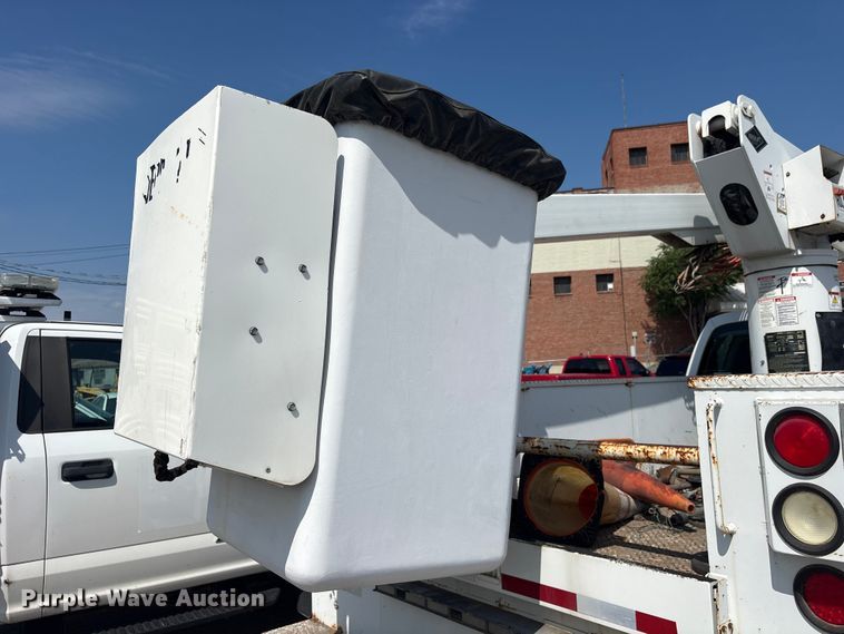image for item FB8809 2009 Ford F550 bucket truck