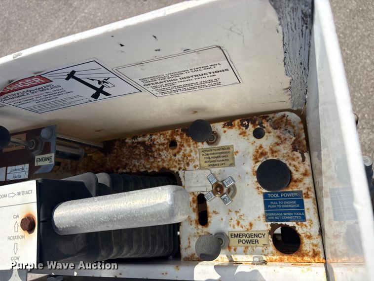 image for item FB8809 2009 Ford F550 bucket truck