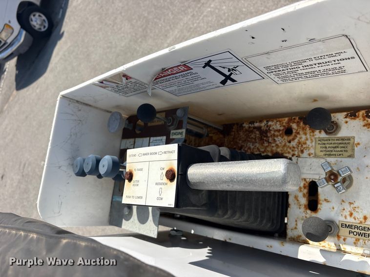 image for item FB8809 2009 Ford F550 bucket truck
