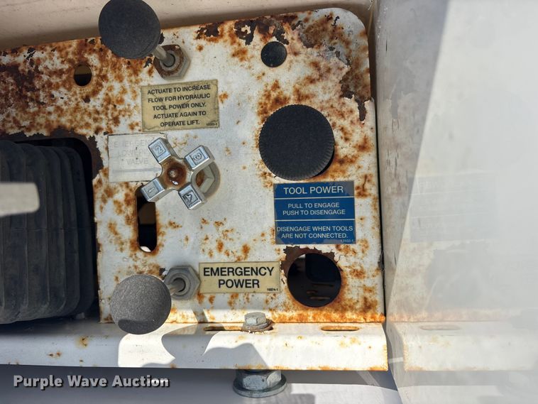 image for item FB8809 2009 Ford F550 bucket truck