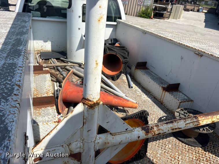 image for item FB8809 2009 Ford F550 bucket truck