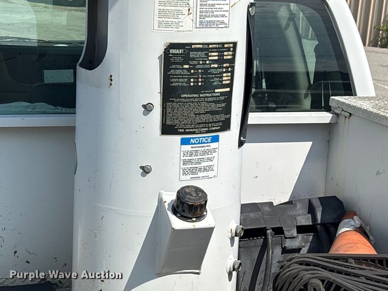 image for item FB8809 2009 Ford F550 bucket truck